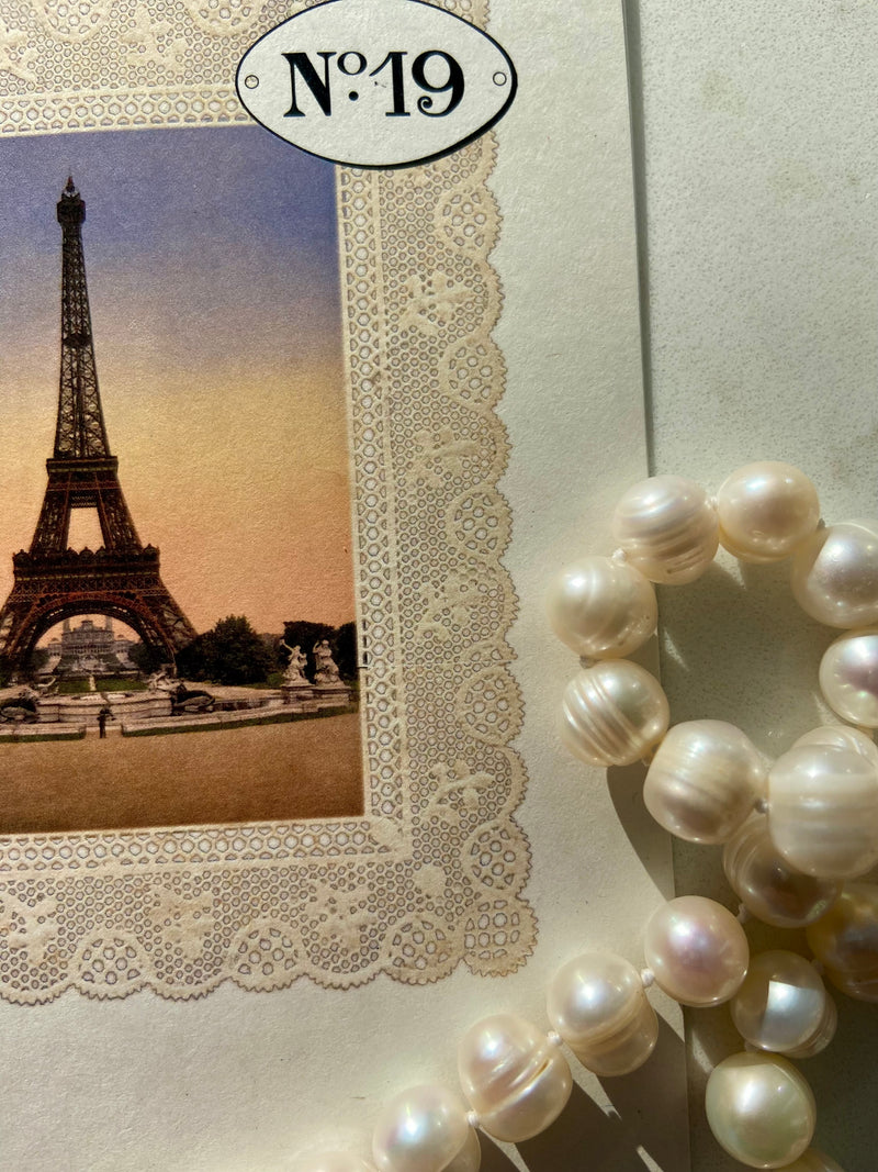 NO. 29 PARIS FRAME CARD